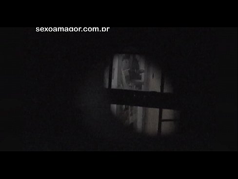 ❤️ Ξανθιά κοπέλα βιντεοσκοπήθηκε κρυφά από ηδονοβλεψία της γειτονιάς κρυμμένο πίσω από κούφια τούβλα ❤️❌ Πόρνο